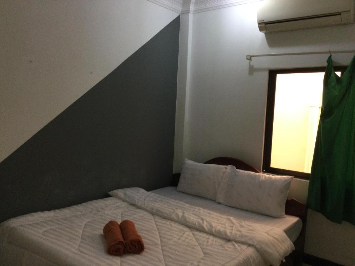 White Monkey Otel Siem Reap Dış mekan fotoğraf