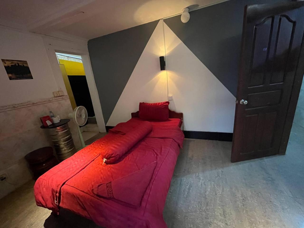 White Monkey Otel Siem Reap Oda fotoğraf