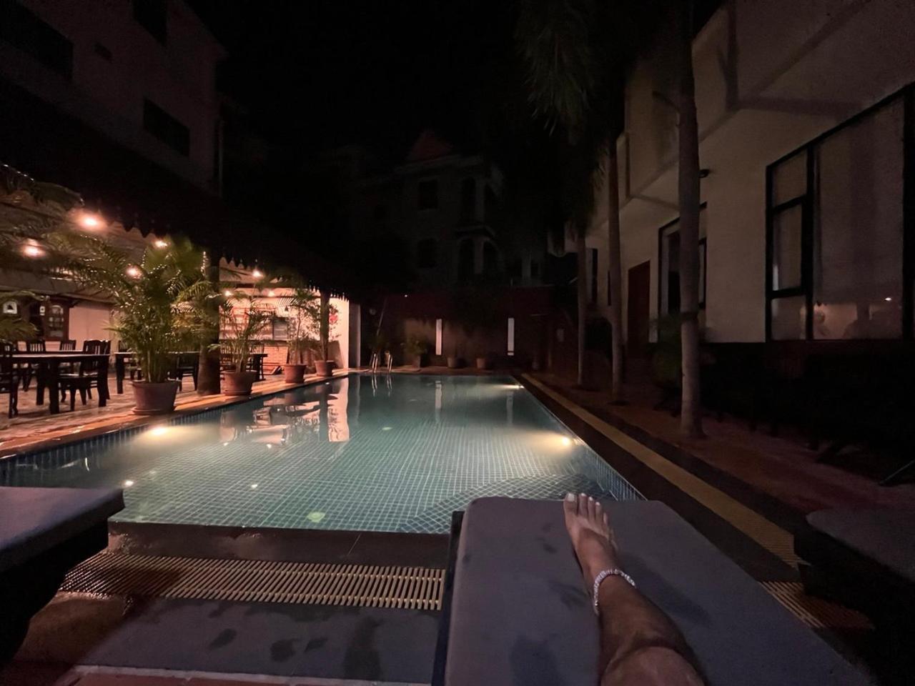 White Monkey Otel Siem Reap Dış mekan fotoğraf