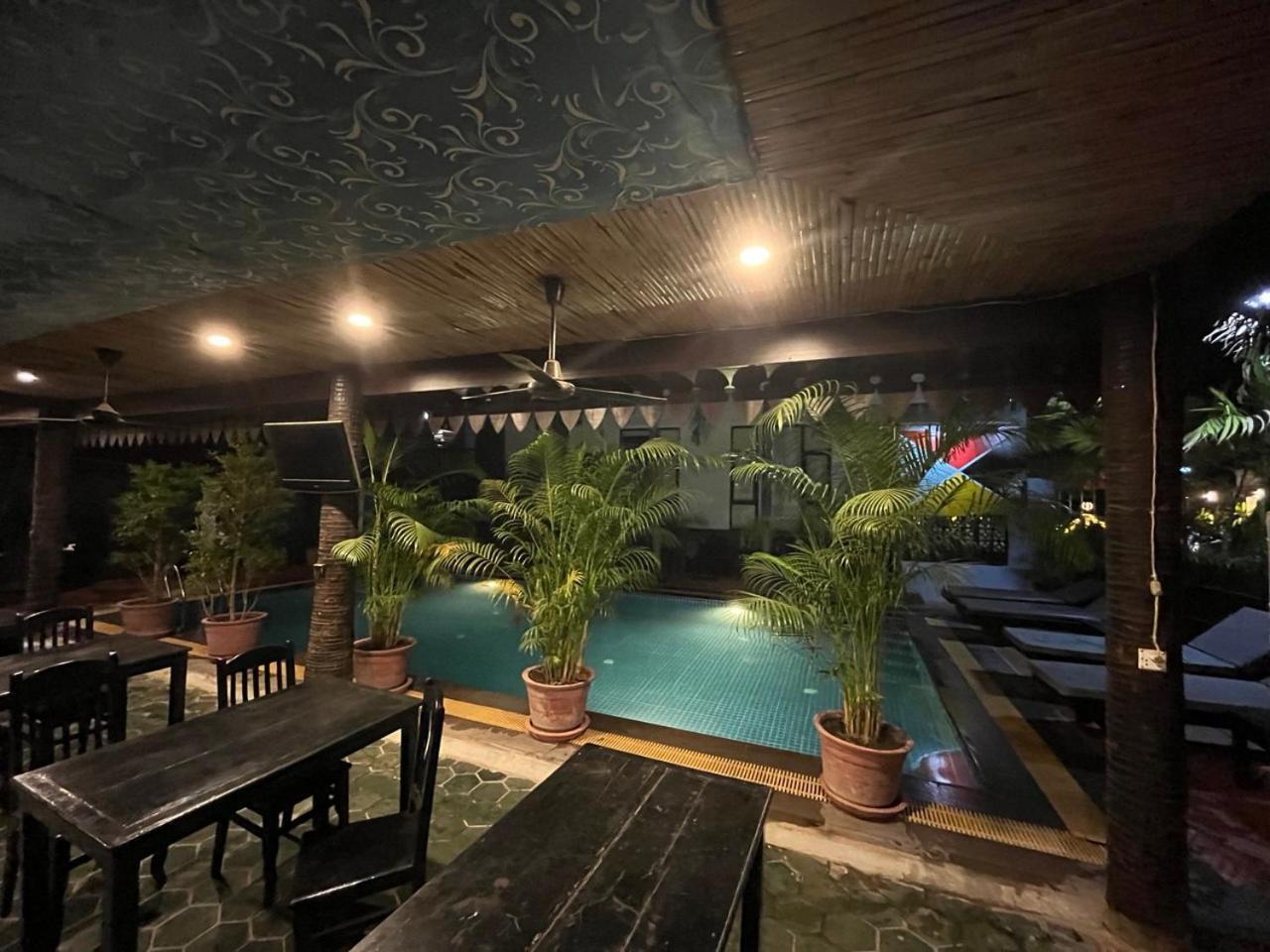 White Monkey Otel Siem Reap Oda fotoğraf