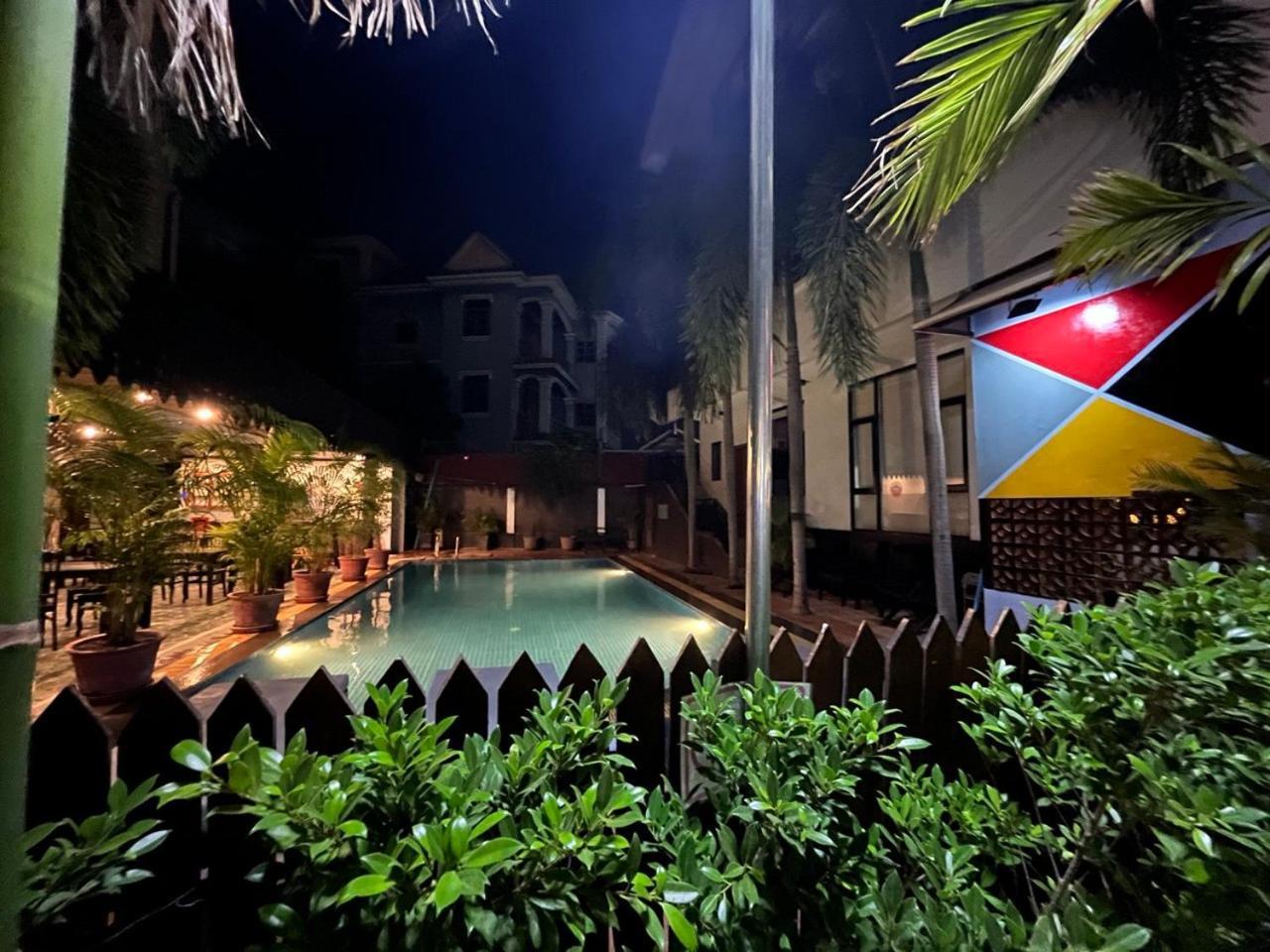 White Monkey Otel Siem Reap Dış mekan fotoğraf